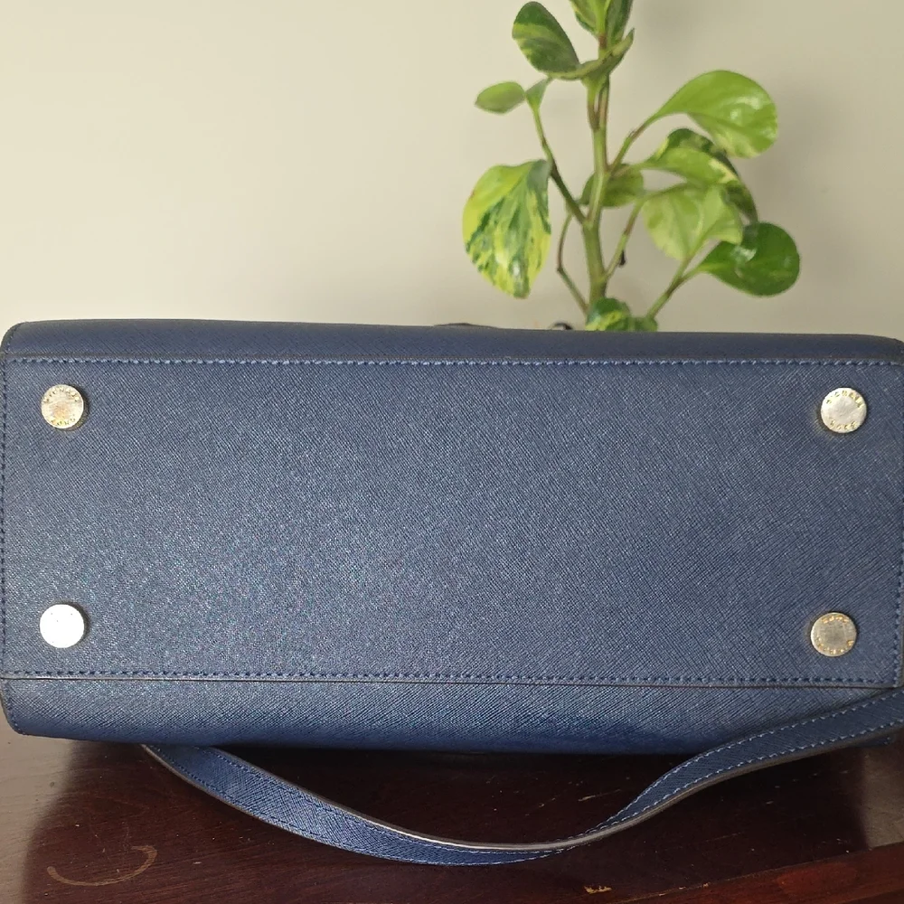 Michael Kors Navy Tote Bag - Picture 3 of 4